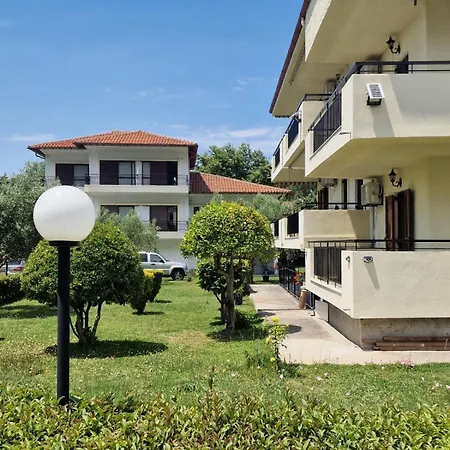 Apartment Garden Possidi